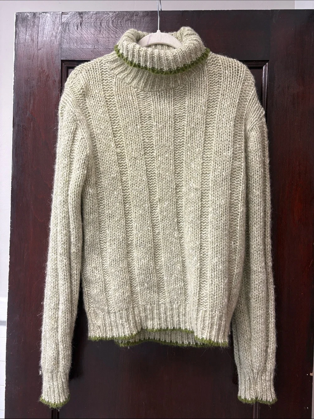 Vintage Women’s Wool Size Large Ribbed Turtleneck Sweater Light Green